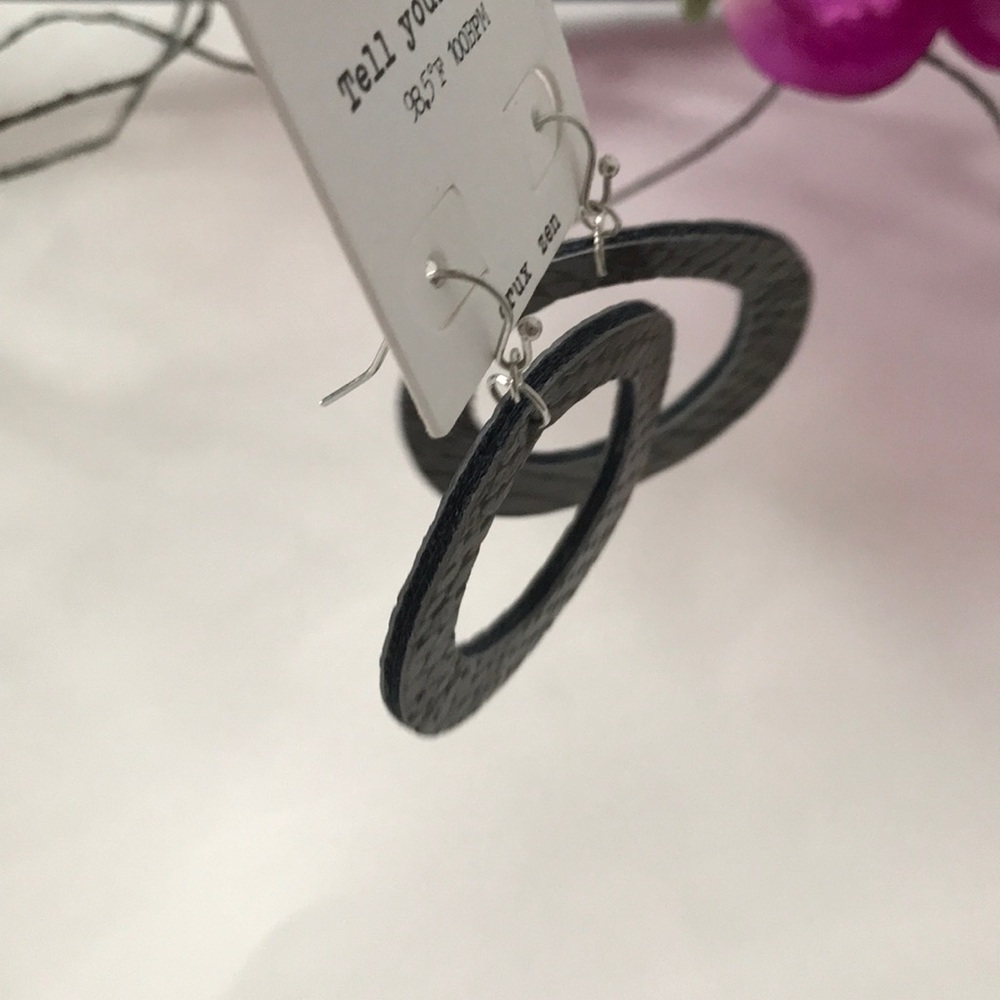Faux Leather Circle Dangle Earrings - Picture 4 of 5